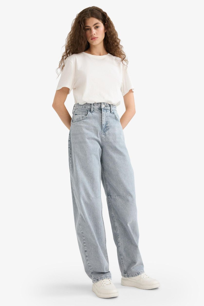 Woman Grey Baggy Fit High Waist Long Washed Jeans
