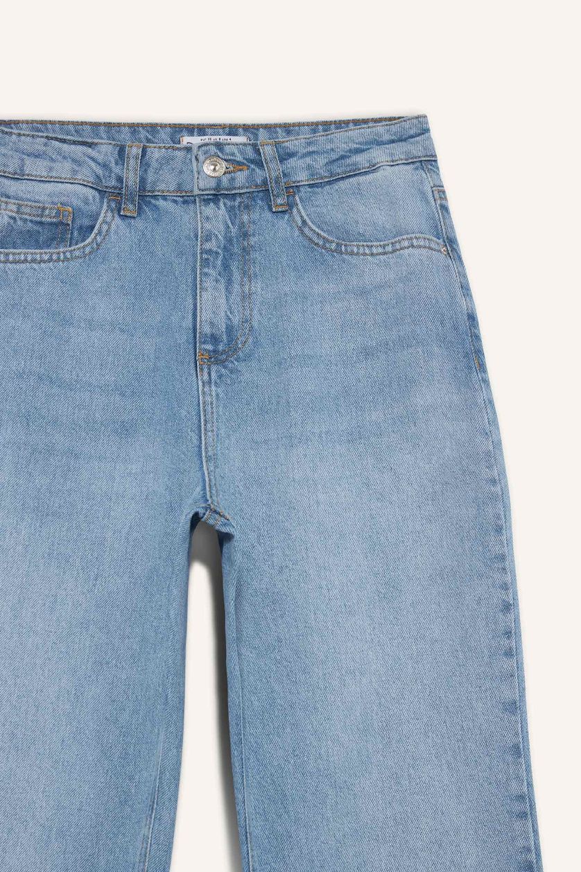 Kadın Açık Mavi Straight Fit Yüksek Bel Bilek Boy Jean Yıkamalı Pantolon