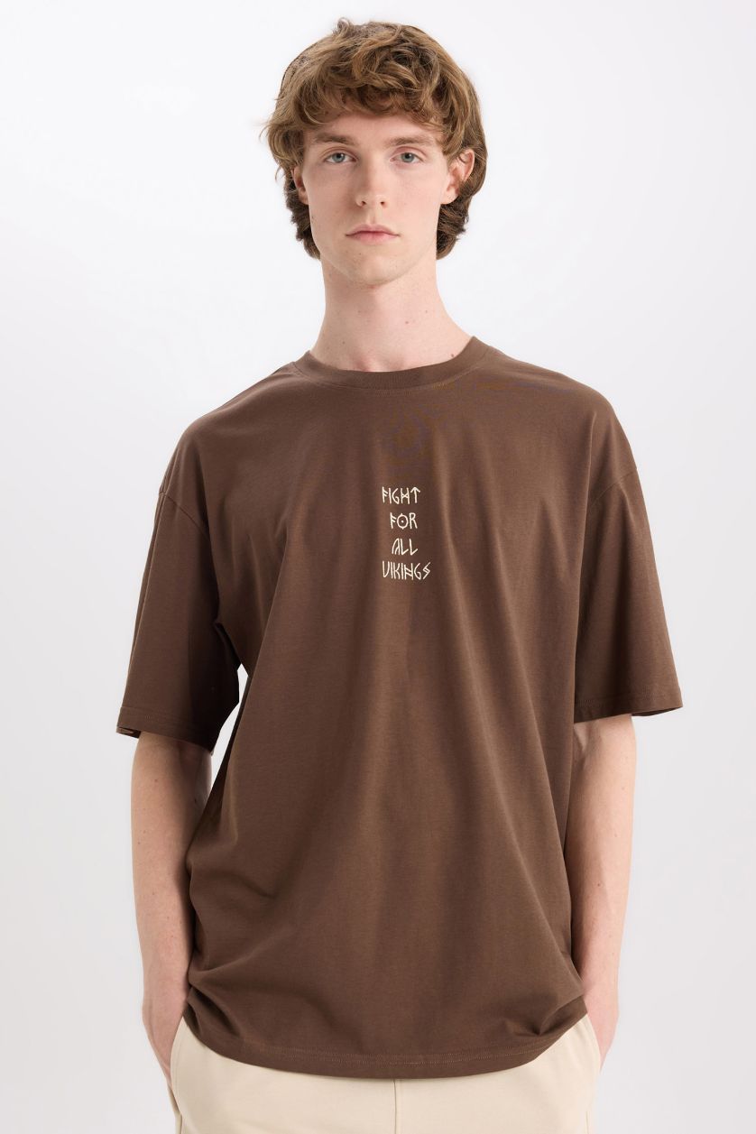 Erkek Kahve %100 Pamuk Vikings Valhalla Boxy Fit Bisiklet Yaka Sırt Baskılı Kısa Kollu Tişört