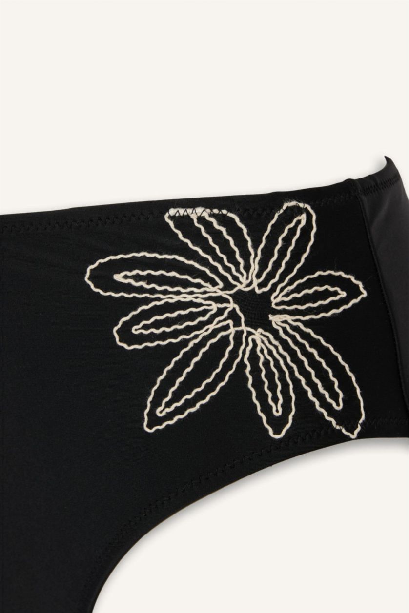 WOMAN Black كلوت بكيني مطرز قصة عادية