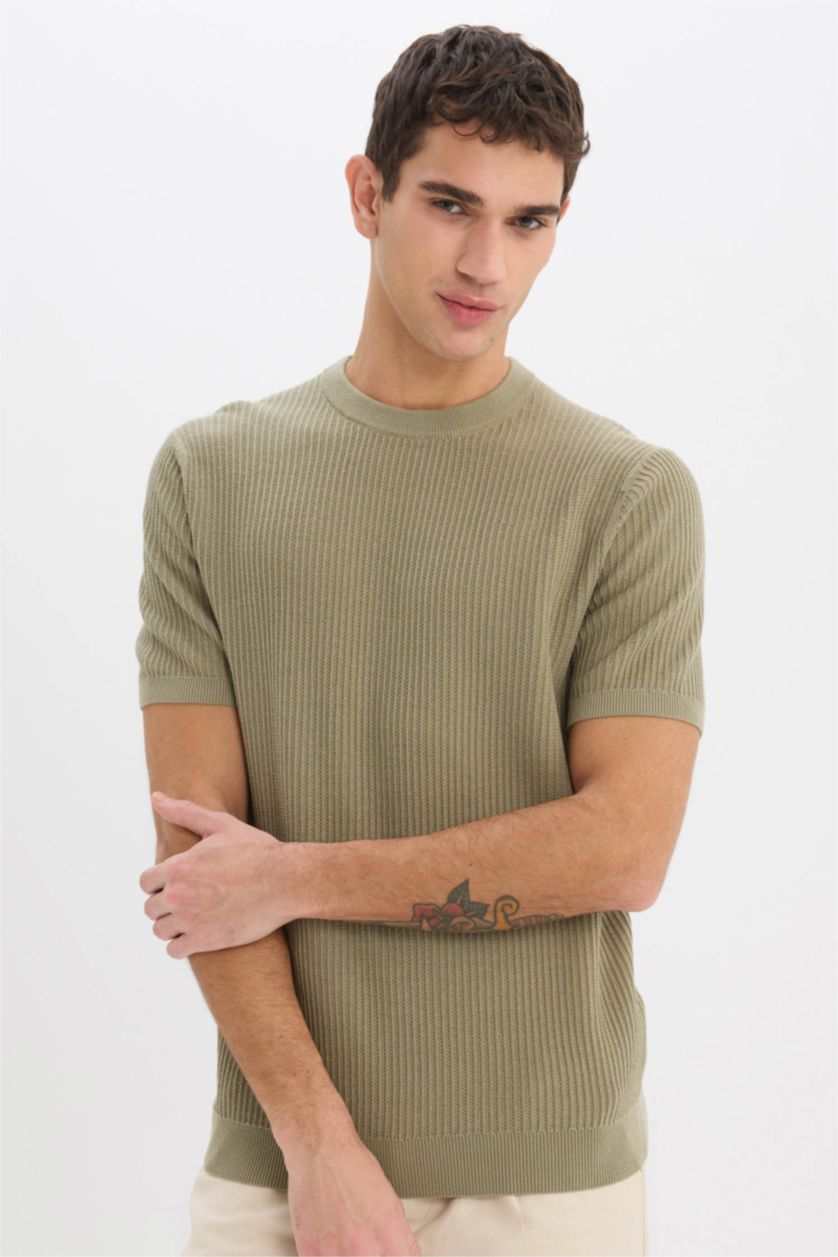 Man Khaki Standard Fit Crew Neck Knitwear T-Shirt