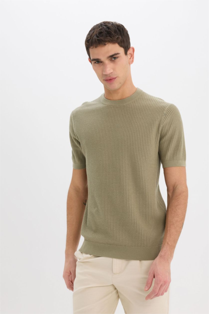Man Khaki Standard Fit Crew Neck Knitwear T-Shirt