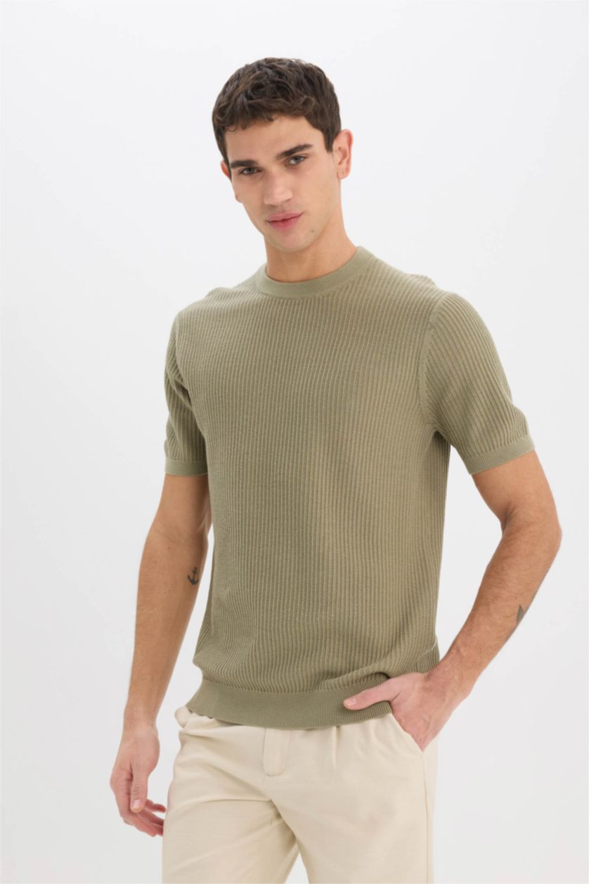 Man Khaki Standard Fit Crew Neck Knitwear T-Shirt