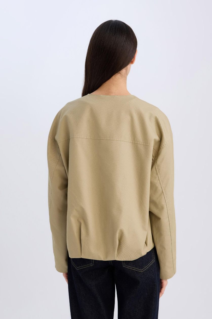 Kadın Zeytin Yeşili Su Geçirmez Cepli Fermuarlı Hafif Mont