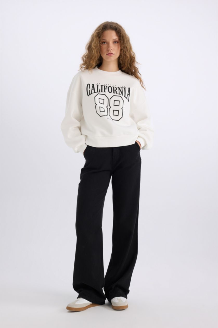 Kadın Kırık Beyaz Loose Fit Bisiklet Yaka Baskılı Kalın Sweatshirt