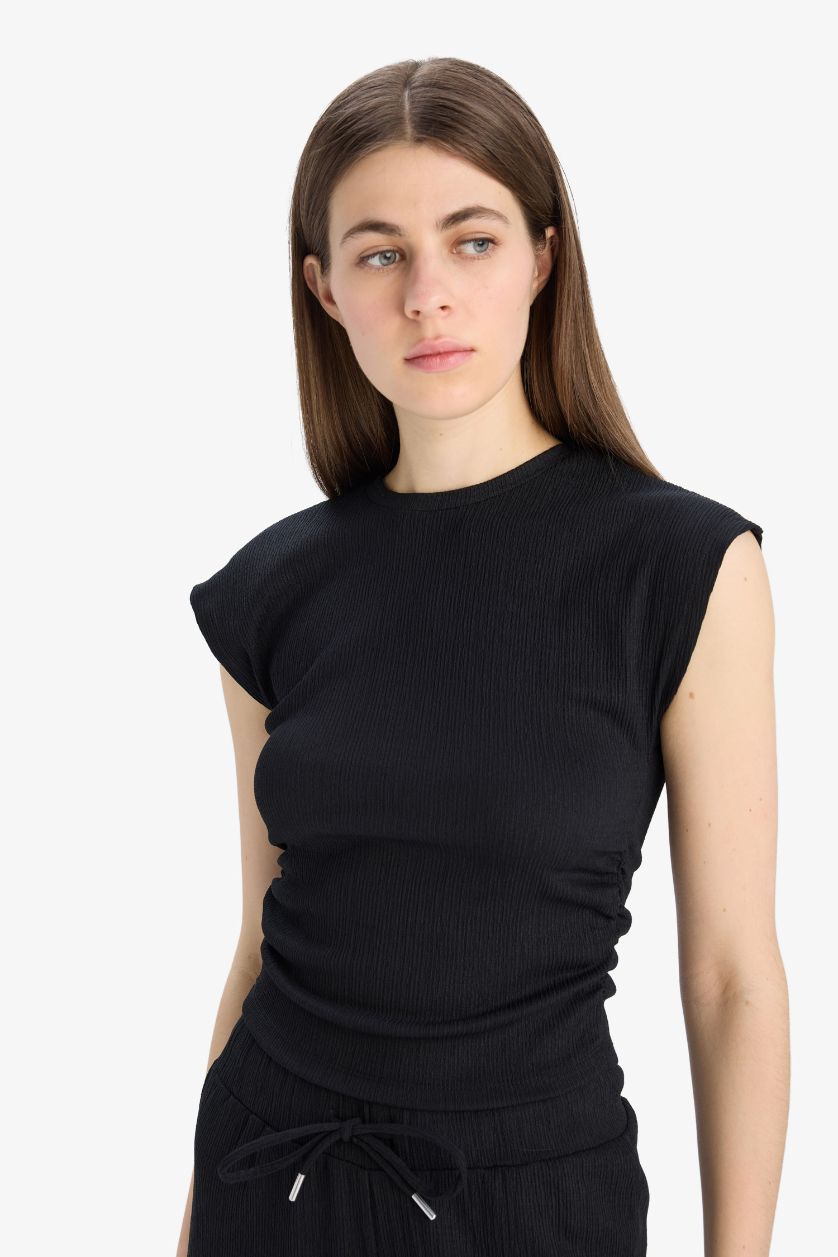 Kadın Siyah Slim Fit Dar Kesim Bisiklet Yaka Basic Düz  Bürümcük Kısa Kollu Tişört