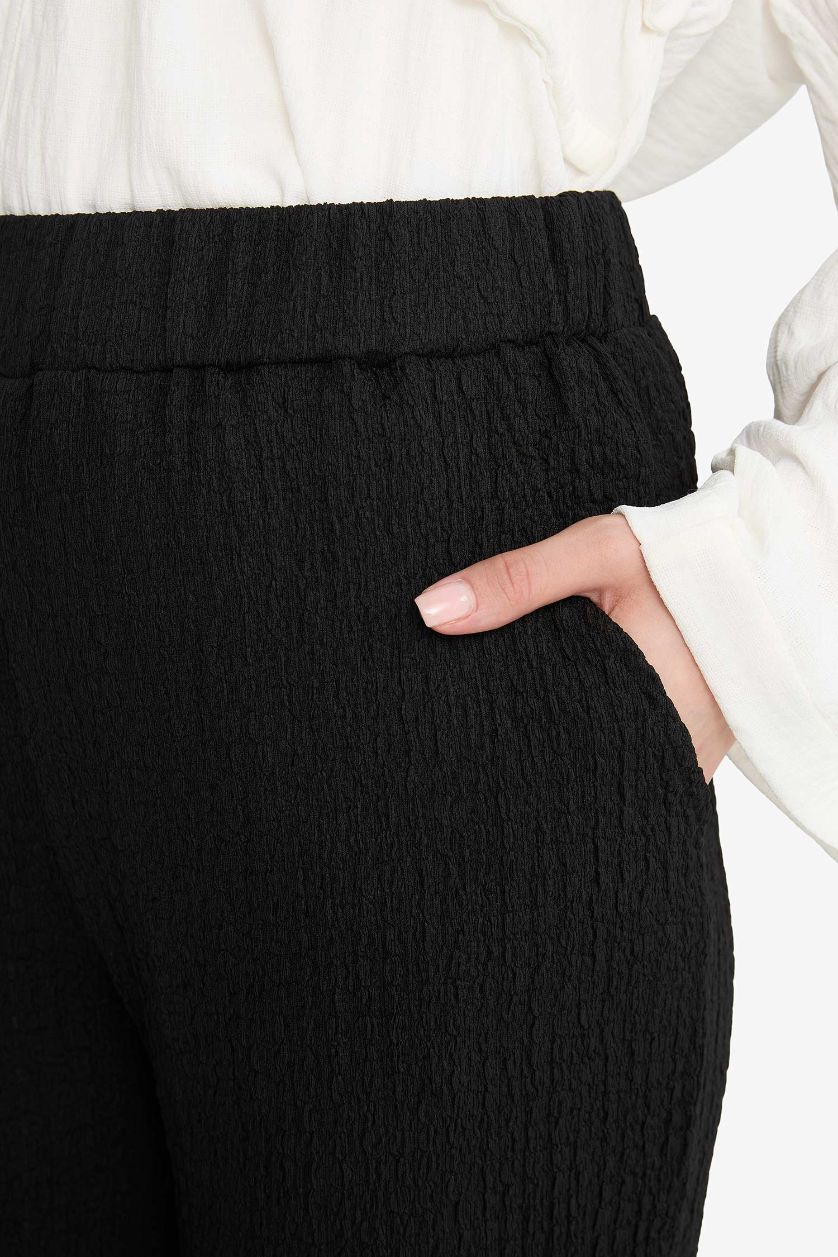 Kadın Siyah Relax Fit Bürümcük Pantolon