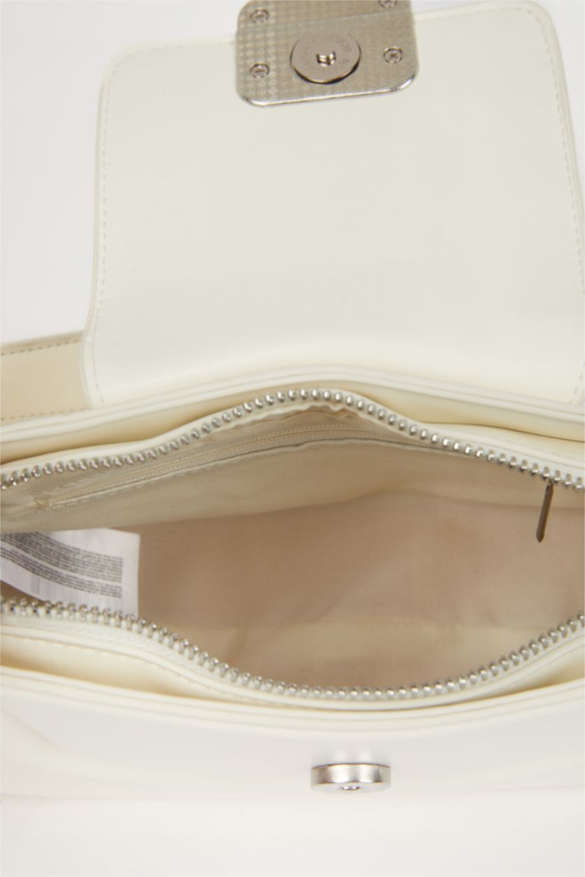 Woman White Woman Faux Leather Shoulder Bag