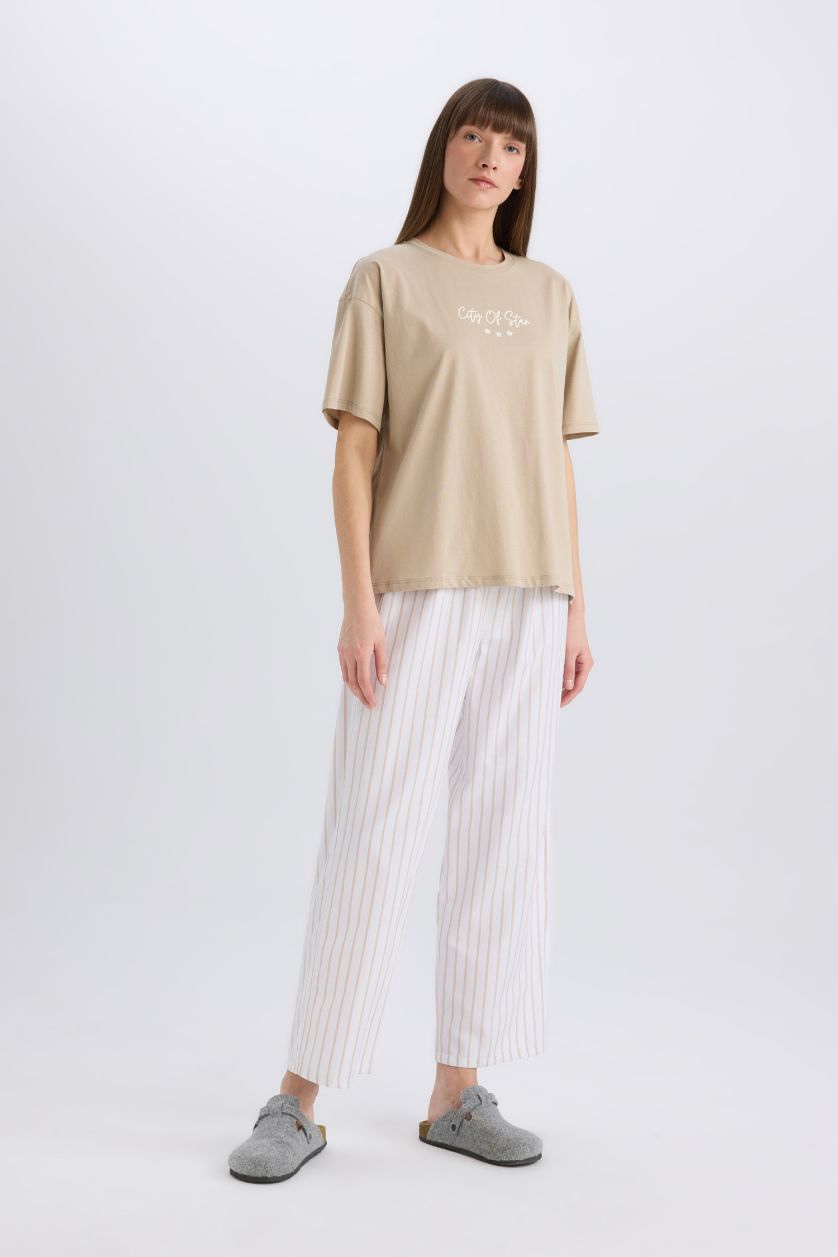 نساء بيج طقم بيجامة مطبوع بقصة عادية من قطعتين من Fall in Love