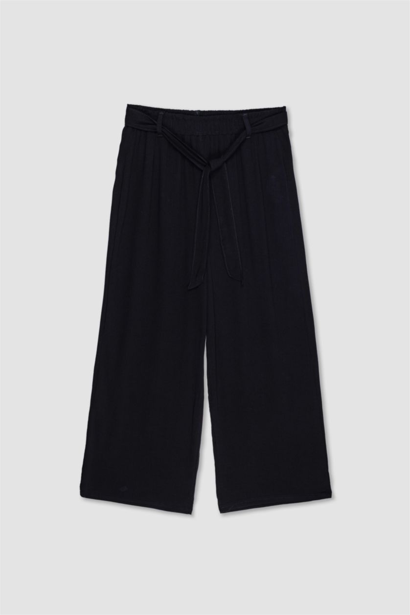 WOMAN Black Culotte Fit Elastic Waist Straight Leg Crinkle Capri Pants