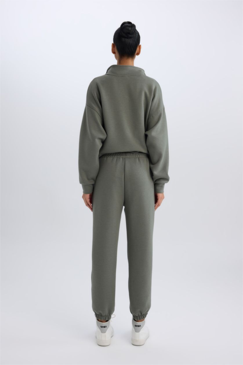 WOMAN Khaki Standard Fit With Pockets Trousers