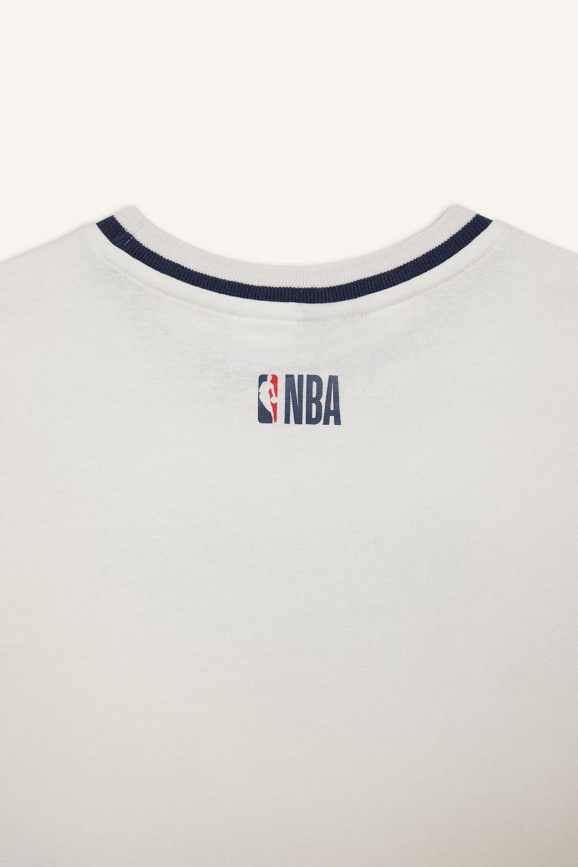 نساء بيج فاتح تيشيرت NBA نص كم سليم فيت برقبة مستديرة من DeFactoFit