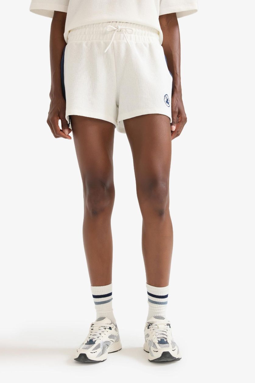 حريمي بيج فاتح شورت قصير قصة عادية من بوسطن سيلتكس