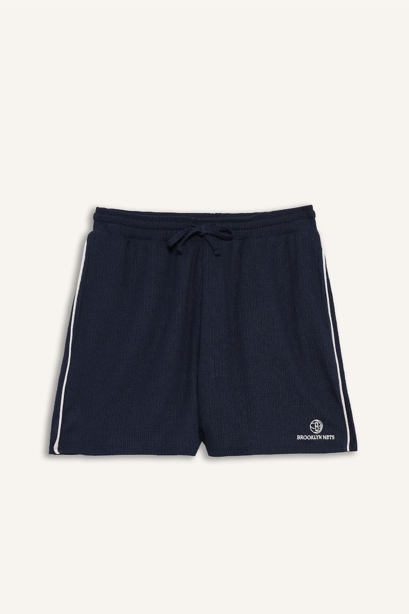 Kadın Lacivert NBA Brooklyn Nets Standart Fıt Kısa Paça Krinkıl Kumaş Şort
