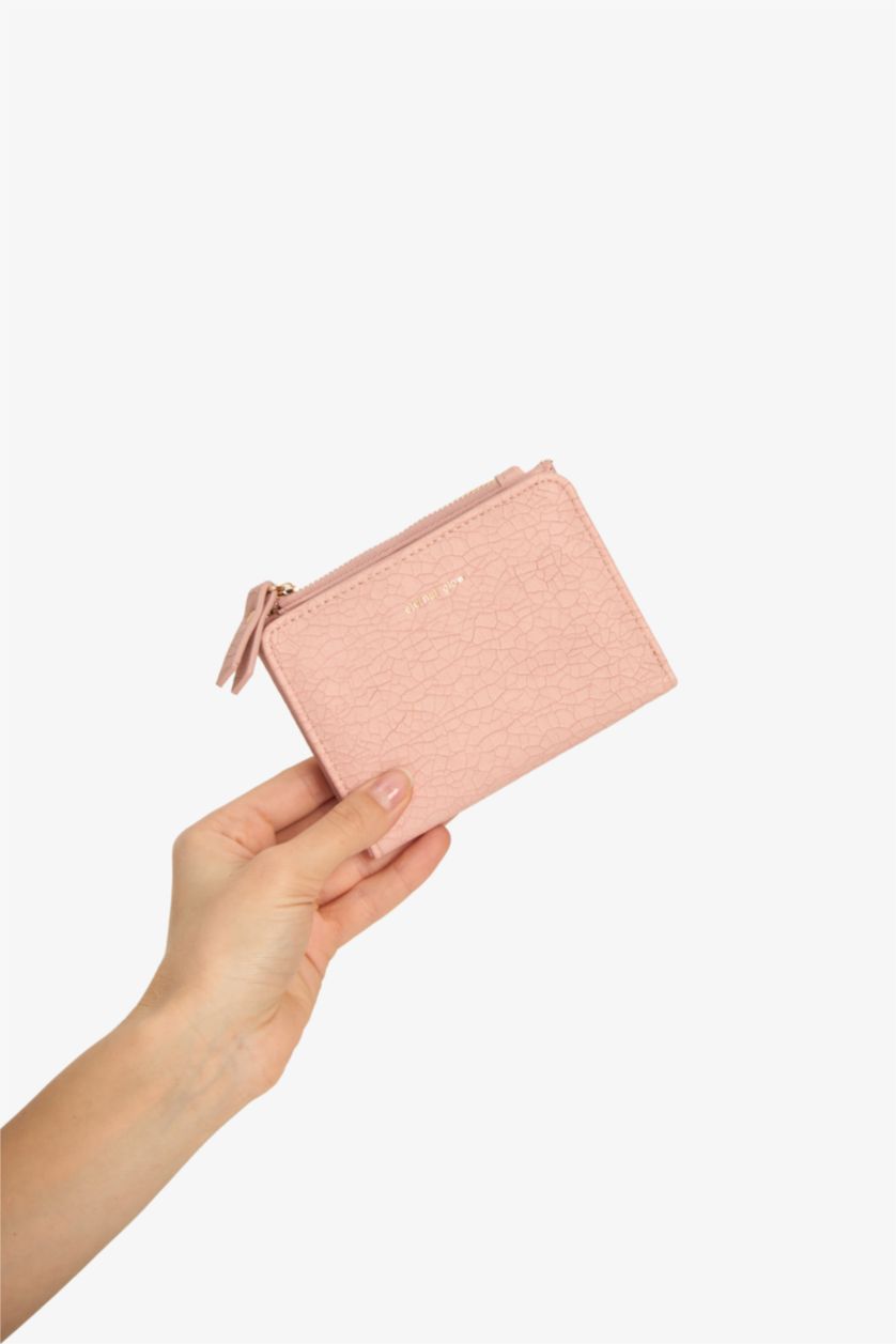 Woman Pink Woman Faux Leather Wallets