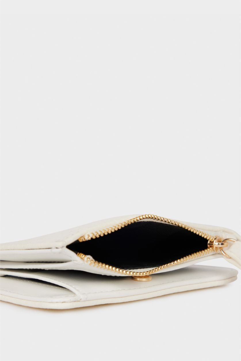 Woman White Woman Faux Leather Wallets