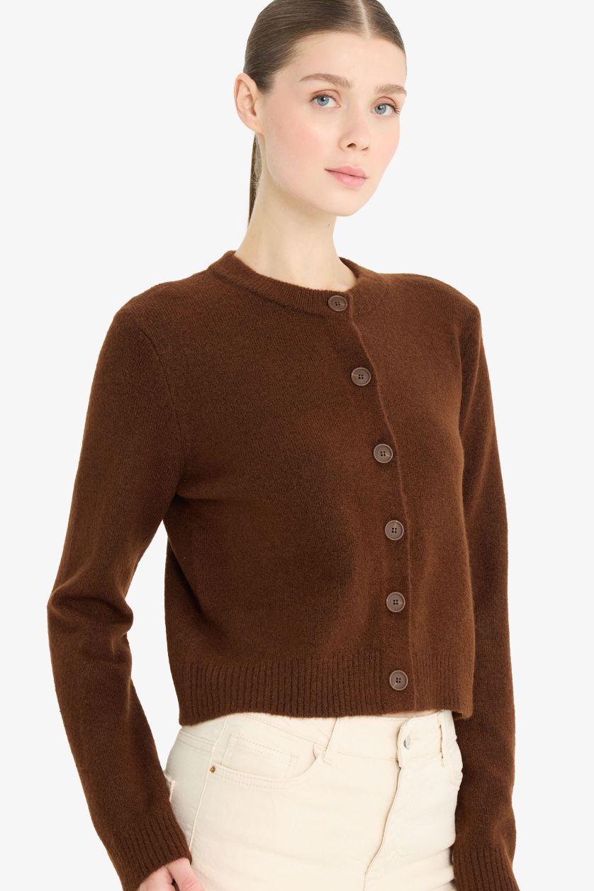 Kadın Kahve Regular Fit Bisiklet Yaka Basic Düz Düğmeli Soft Touch Yumuşak Triko Hırka