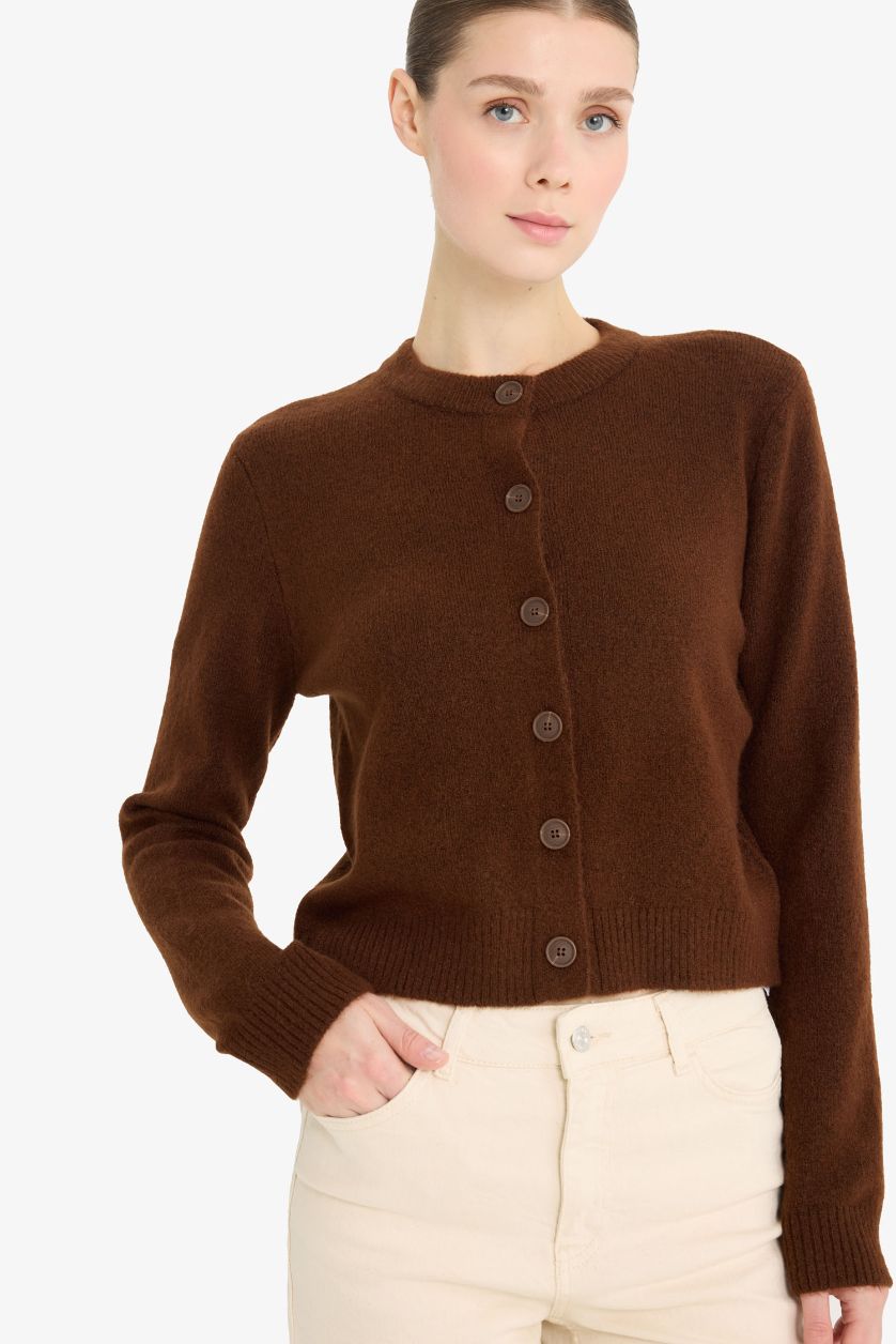 Kadın Kahve Regular Fit Bisiklet Yaka Basic Düz Düğmeli Soft Touch Yumuşak Triko Hırka