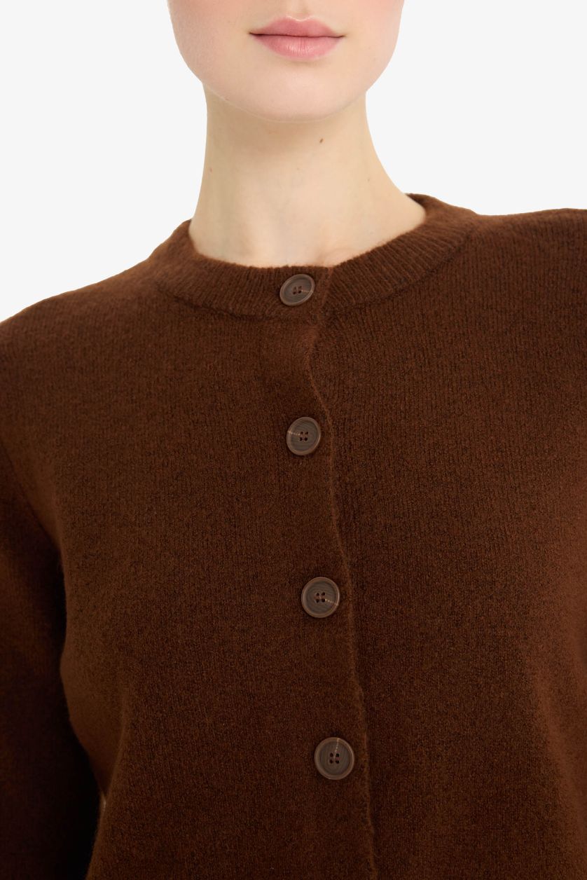 Kadın Kahve Regular Fit Bisiklet Yaka Basic Düz Düğmeli Soft Touch Yumuşak Triko Hırka