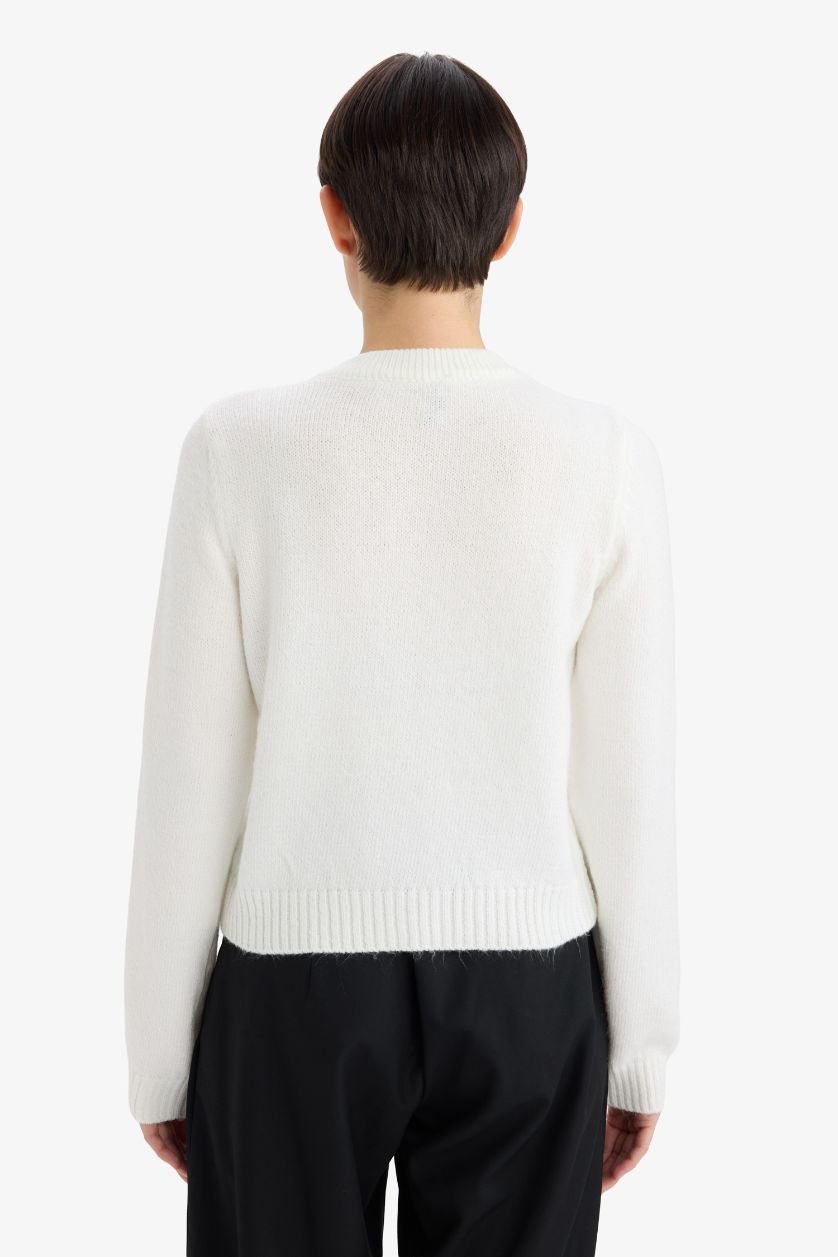 Kadın Ekru Regular Fit Bisiklet Yaka Basic Düz Düğmeli Soft Touch Yumuşak Triko Hırka