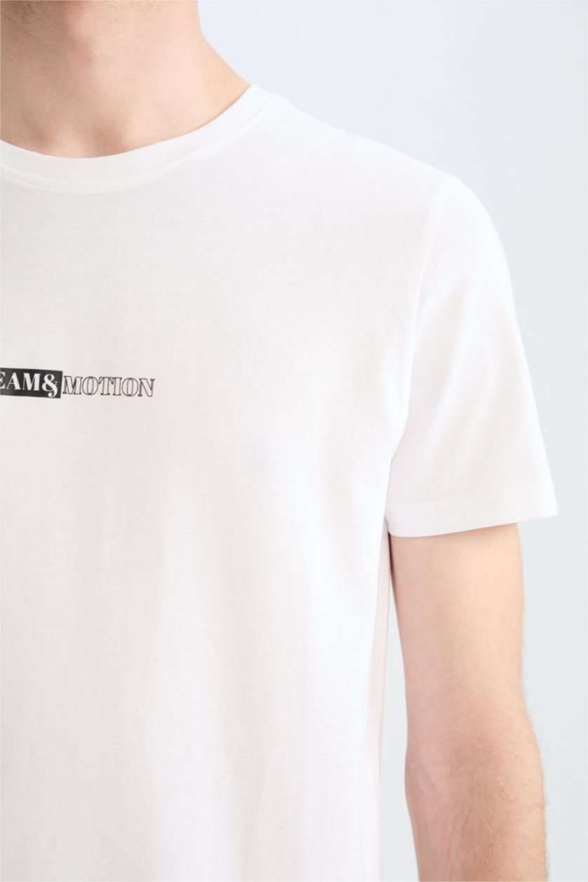 Erkek Beyaz %100 Pamuk Slim Fit Dar Kesim Bisiklet Yaka Baskılı Kısa Kollu Tişört