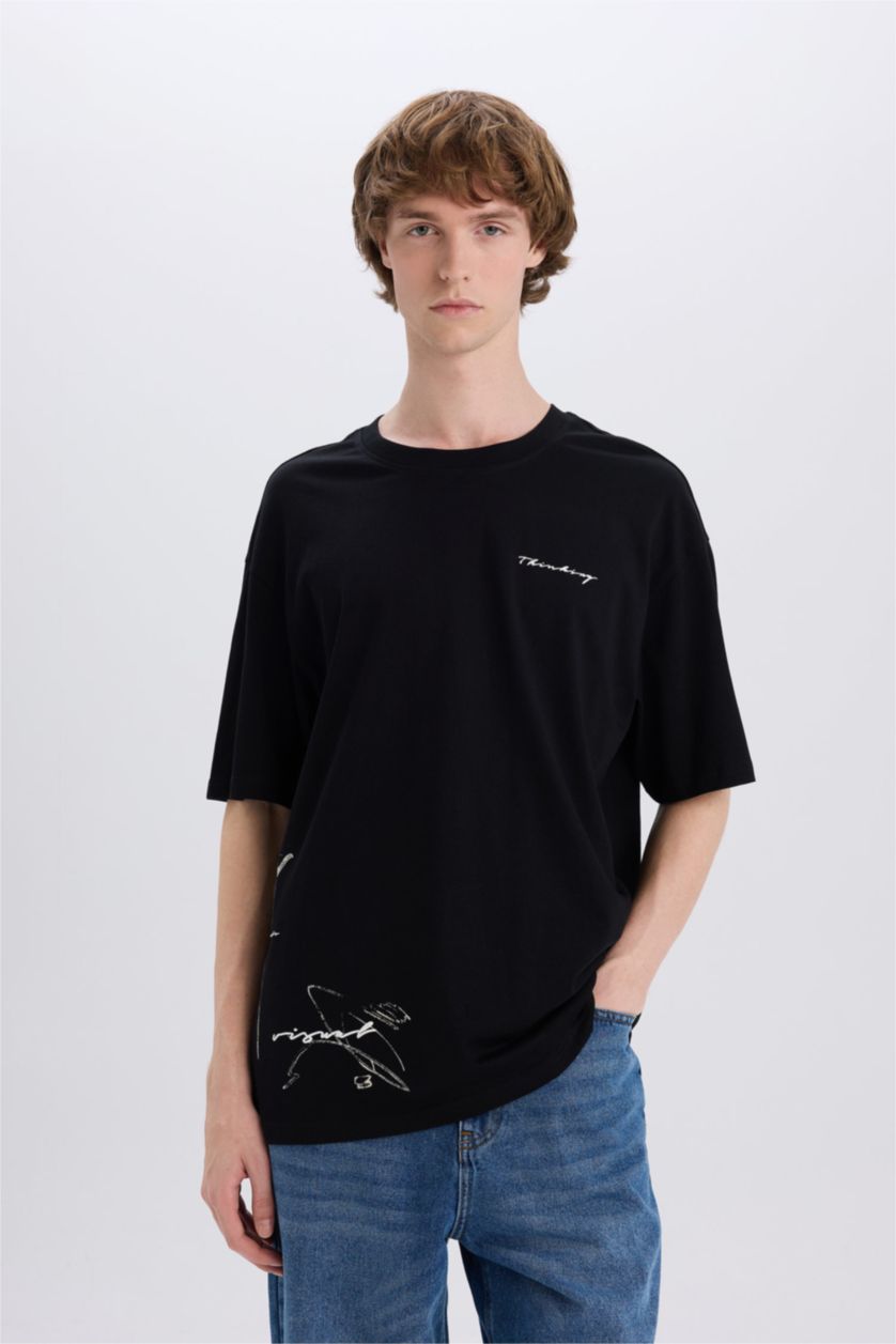 MAN Black Cotton Boxy Fit Crew Neck Printed T-shirt