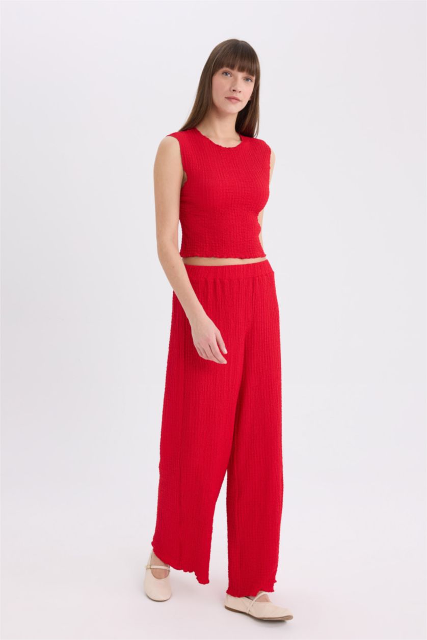 نساء أحمر ديباردور قصة عادية برقبة مستديرة