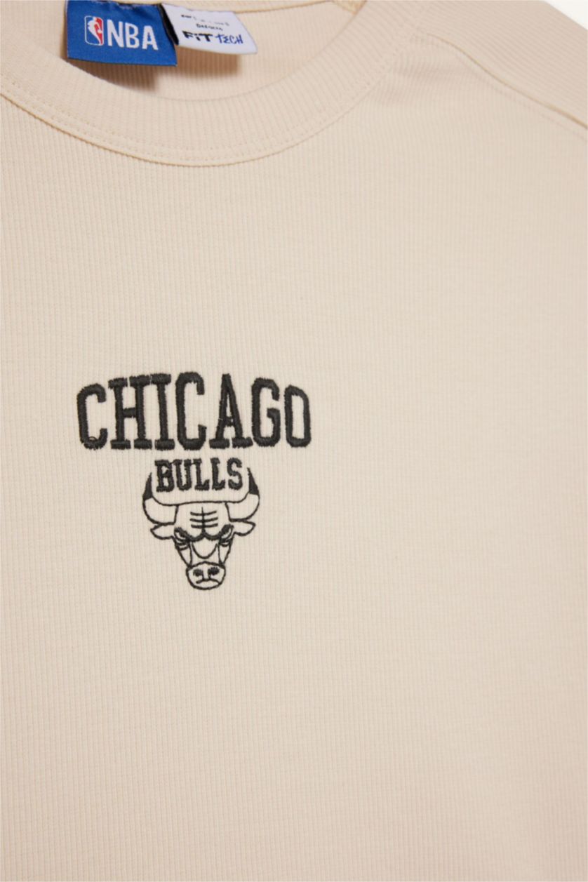 Kadın Kum NBA Chıcago Bulls Standart Fıt Bisiklet Yaka Nakış Baskı Fitilli Kaşkorse Kısa Kollu Tişört