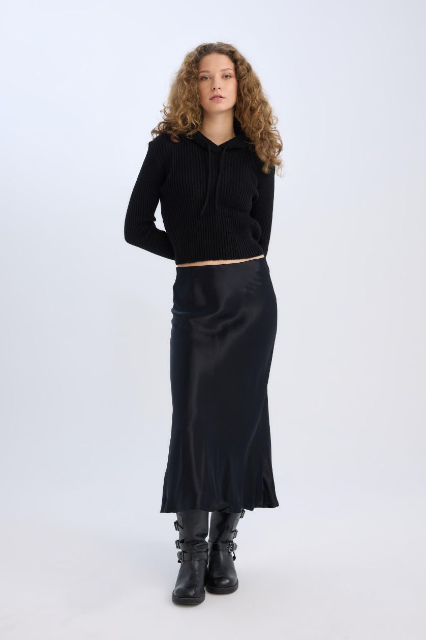 نساء أسود تنورة طويلة ستان قصة A بخصر عادي