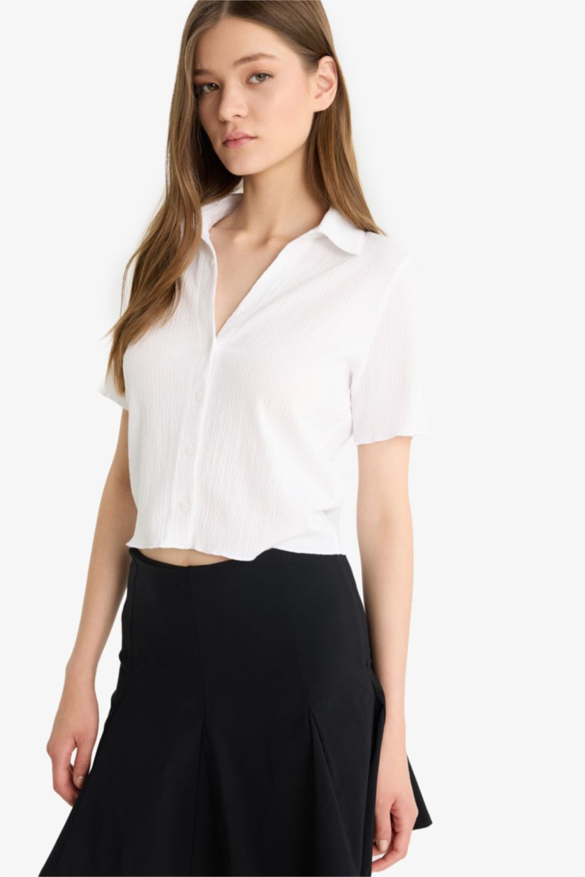 حريمي اوف وايت قميص نص كم سليم فيت بياقة قميص