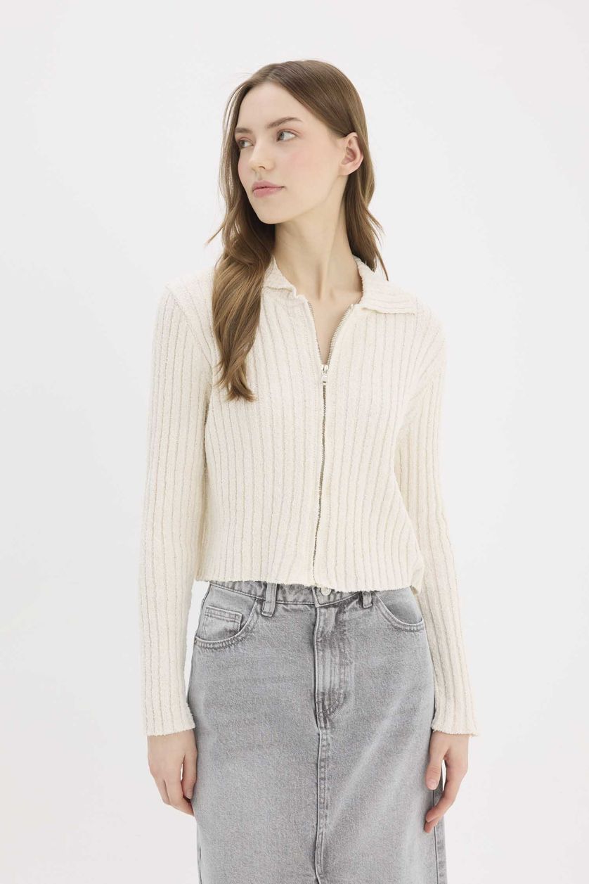 Woman Ecru Slim Fit Polo Collar Cardigan