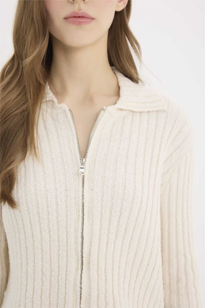 Woman Ecru Slim Fit Polo Collar Cardigan