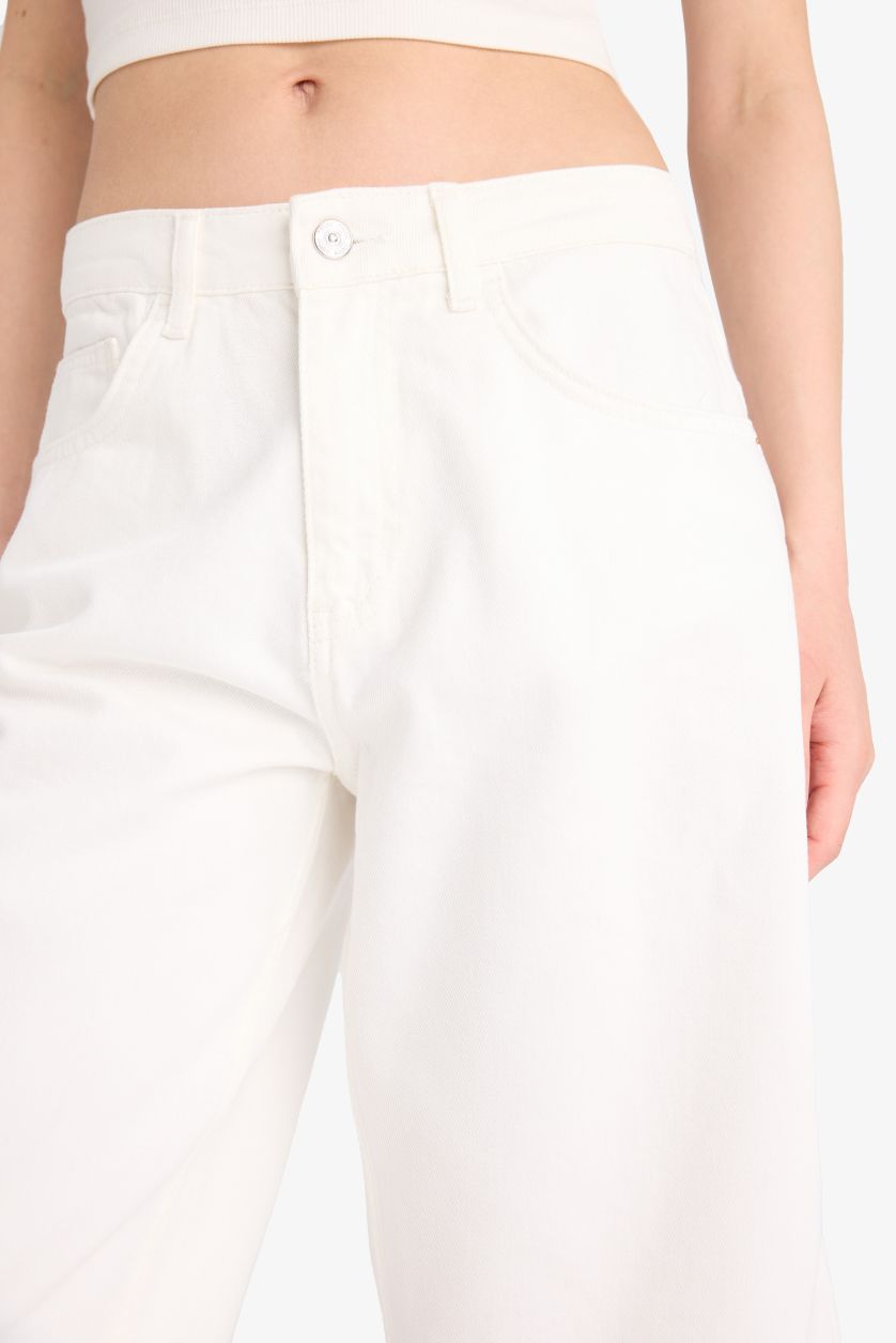 نساء أبيض (000) شورت برمودا جينز وخصر عالي