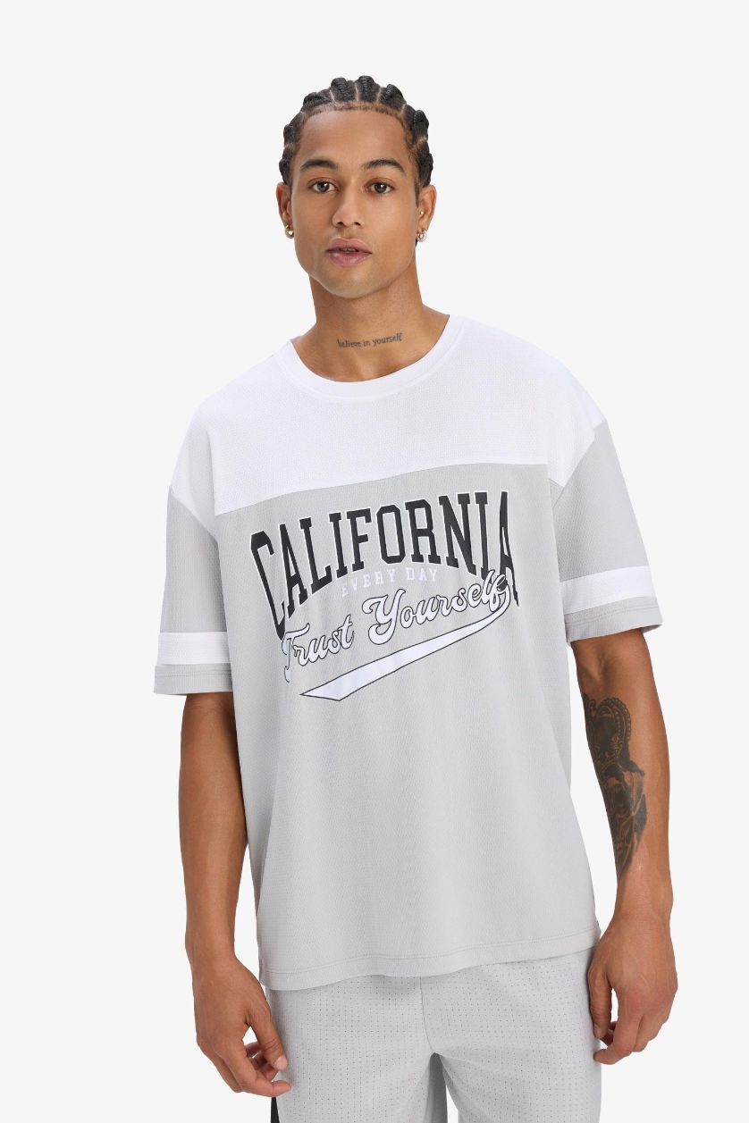 Erkek Açık Gri Hızlı Kuruyan Oversize Geniş Kalıp Bisiklet Yaka Baskılı Sporcu Kısa Kollu Tişört