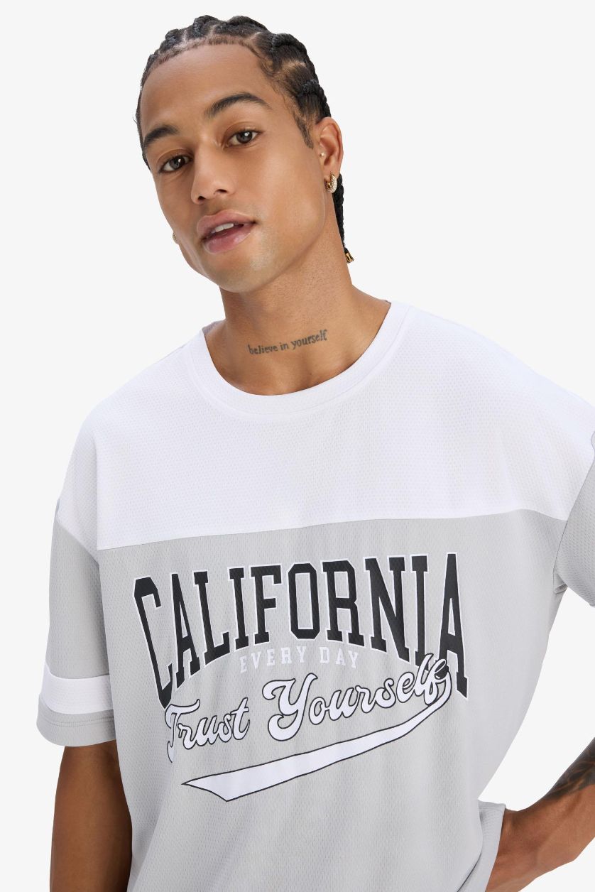 Erkek Açık Gri Hızlı Kuruyan Oversize Geniş Kalıp Bisiklet Yaka Baskılı Sporcu Kısa Kollu Tişört