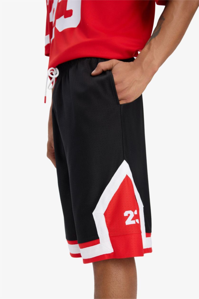 Ерлер қара басып шығарылған Шолақ шалбар