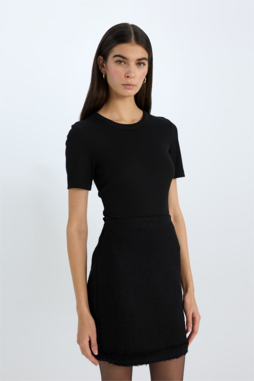 Kadın Siyah Slim Fit Dar Kesim Bisiklet Yaka Basic Düz Fitilli Kaşkorse Kısa Kollu Tişört