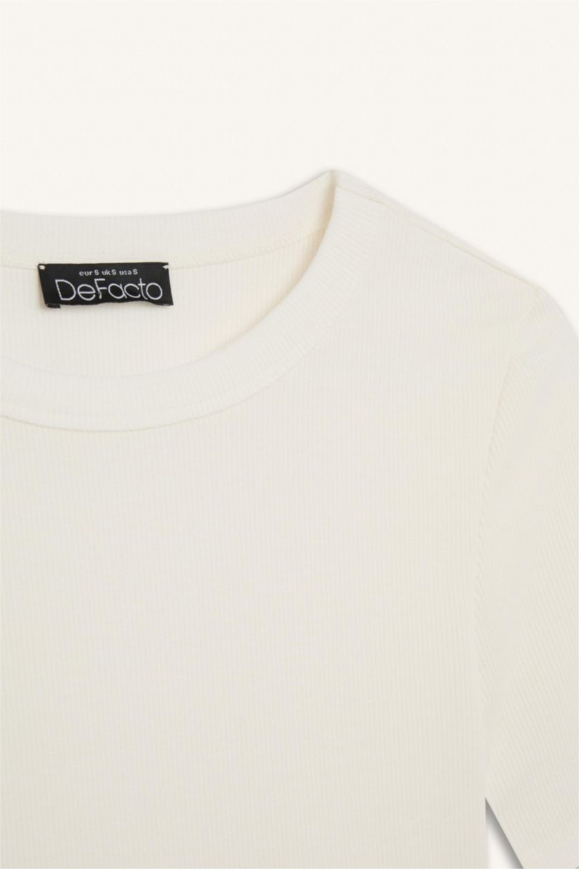 نساء بيج فاتح تيشيرت نص كم مضلع سليم فيت برقبة مستديرة