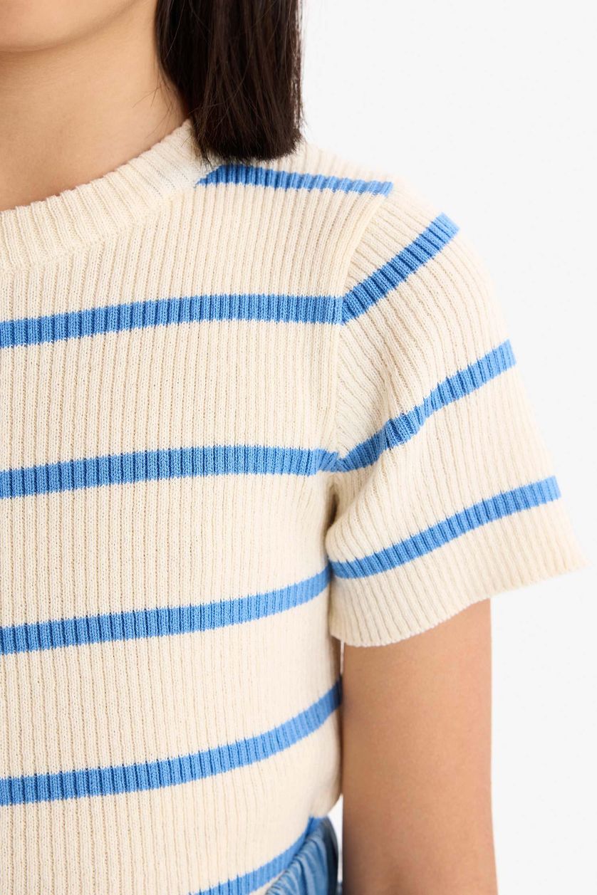 Kız Çocuk - Genç Kız Beyaz Cropped Fit Bisiklet Yaka Çizgili Kısa Kollu Triko Kazak Kız Çocuk