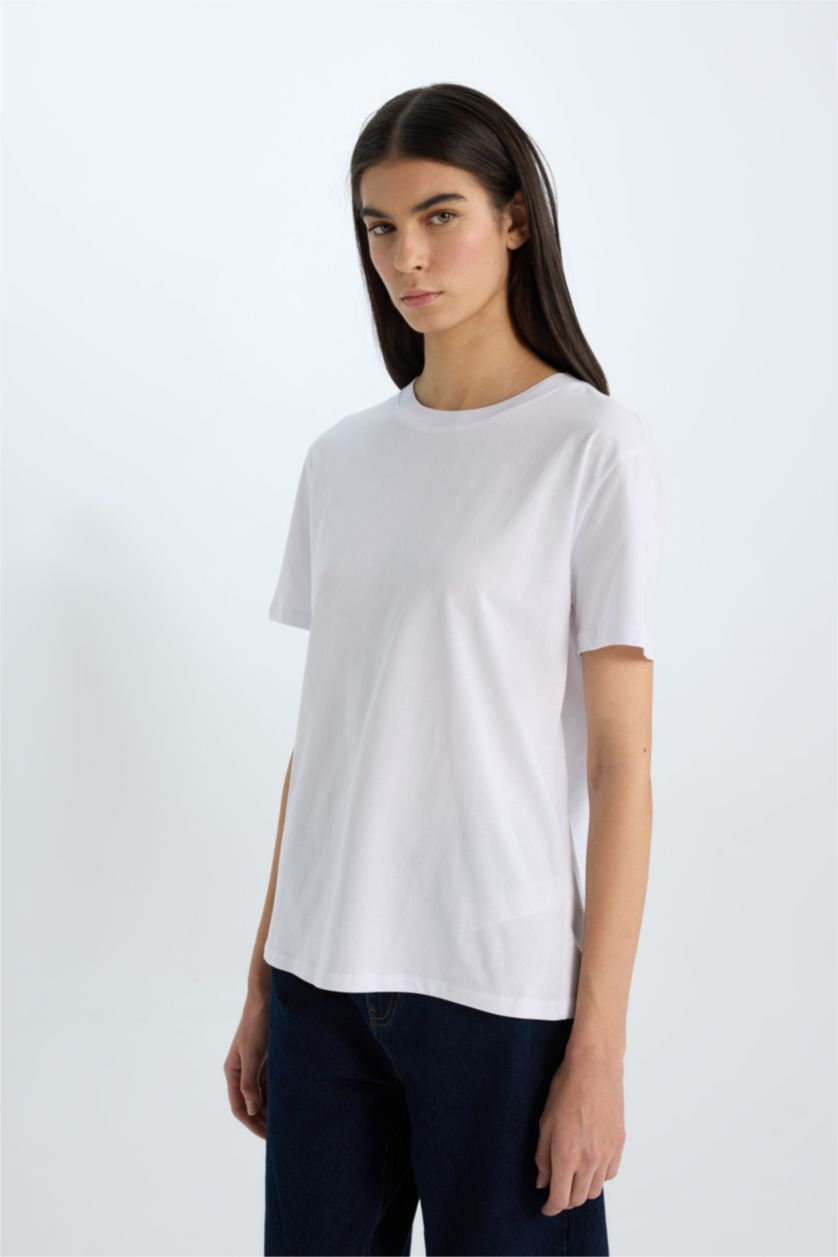 Kadın Beyaz Relax Fit Bisiklet Yaka Basic Düz Penye Kısa Kollu Beyaz Tişört