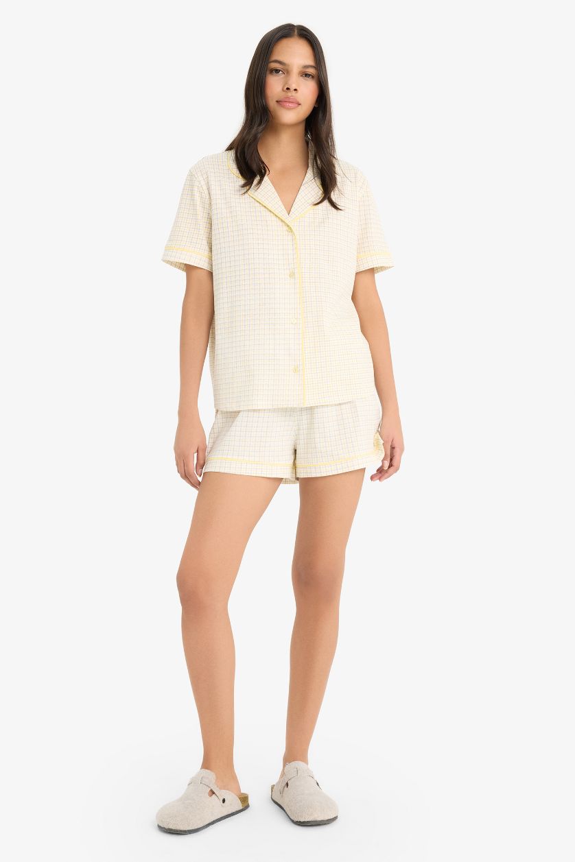 Kadın Ekru Pijama Takımı Kısa Kollu Üst Beli Lastikli Kısa Şort