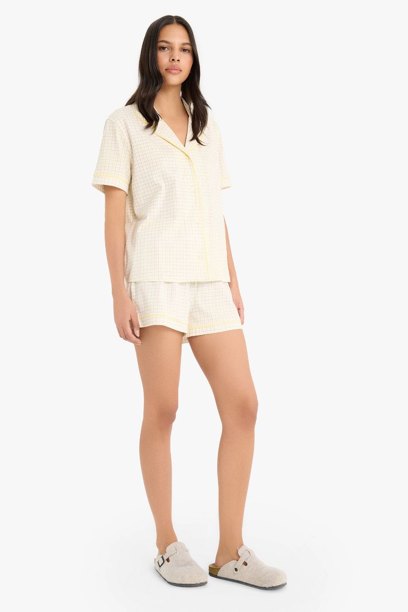 Kadın Ekru Pijama Takımı Kısa Kollu Üst Beli Lastikli Kısa Şort