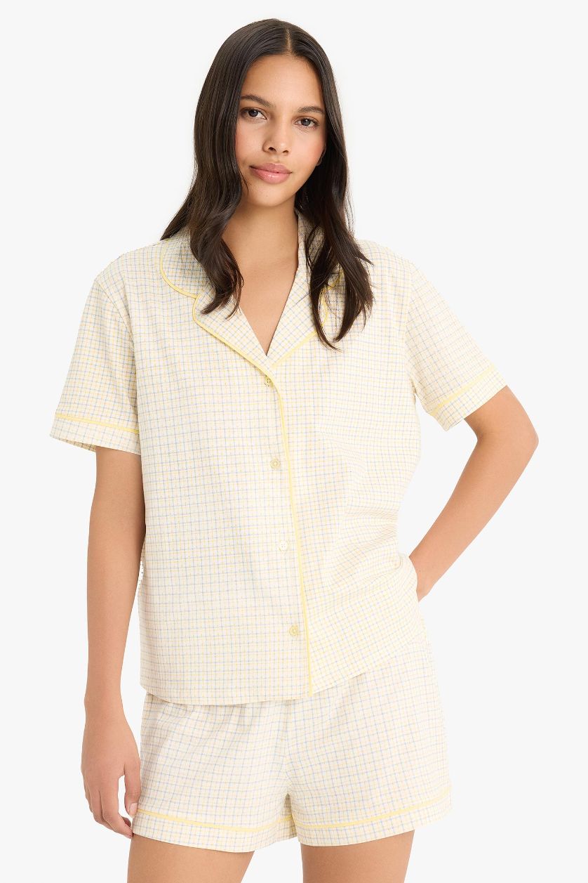 Kadın Ekru Pijama Takımı Kısa Kollu Üst Beli Lastikli Kısa Şort