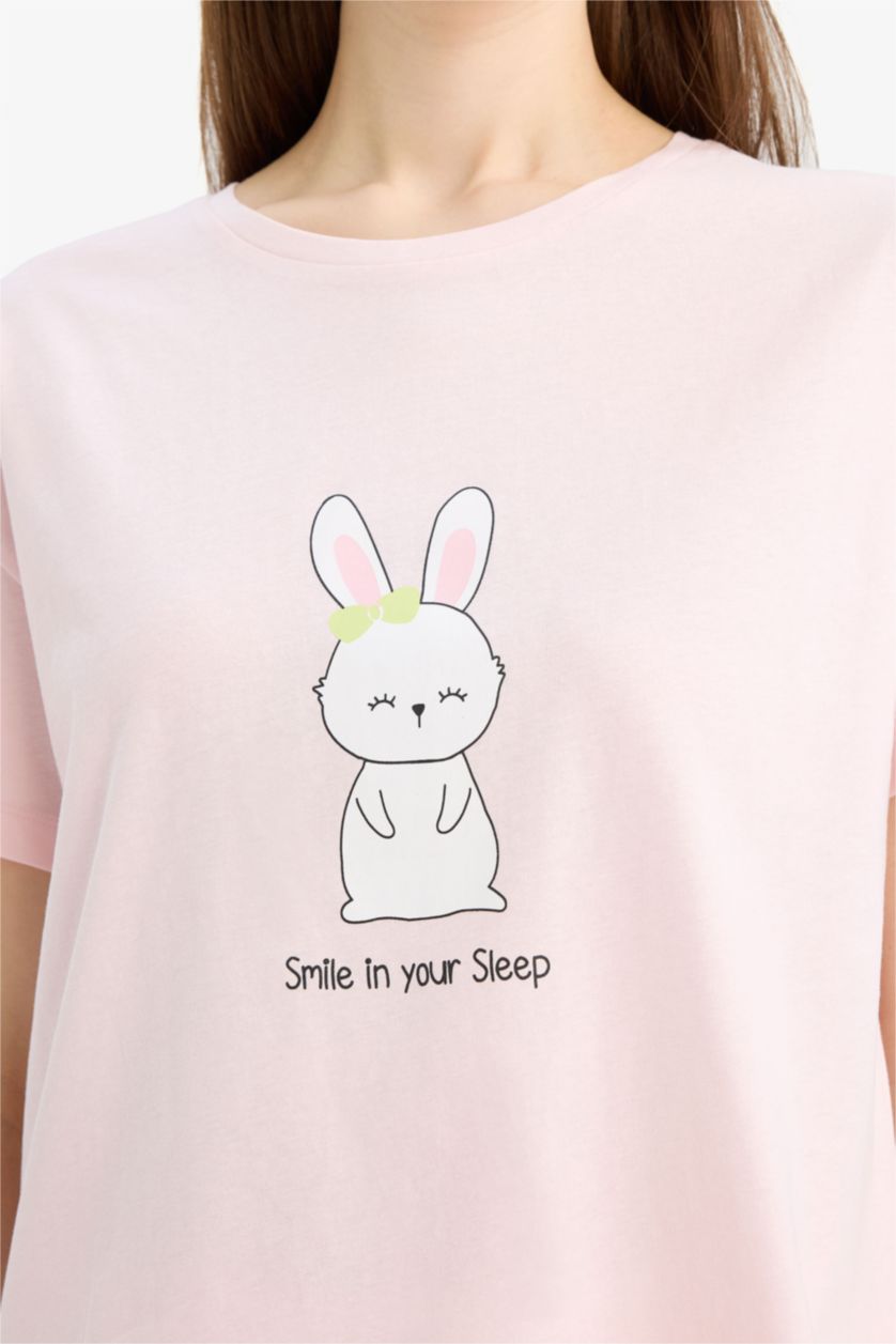 نساء زهري فاتح سيت بجامة قصة عادية تيشيرت نص كم و شورت من Fall in Love - قطعتين