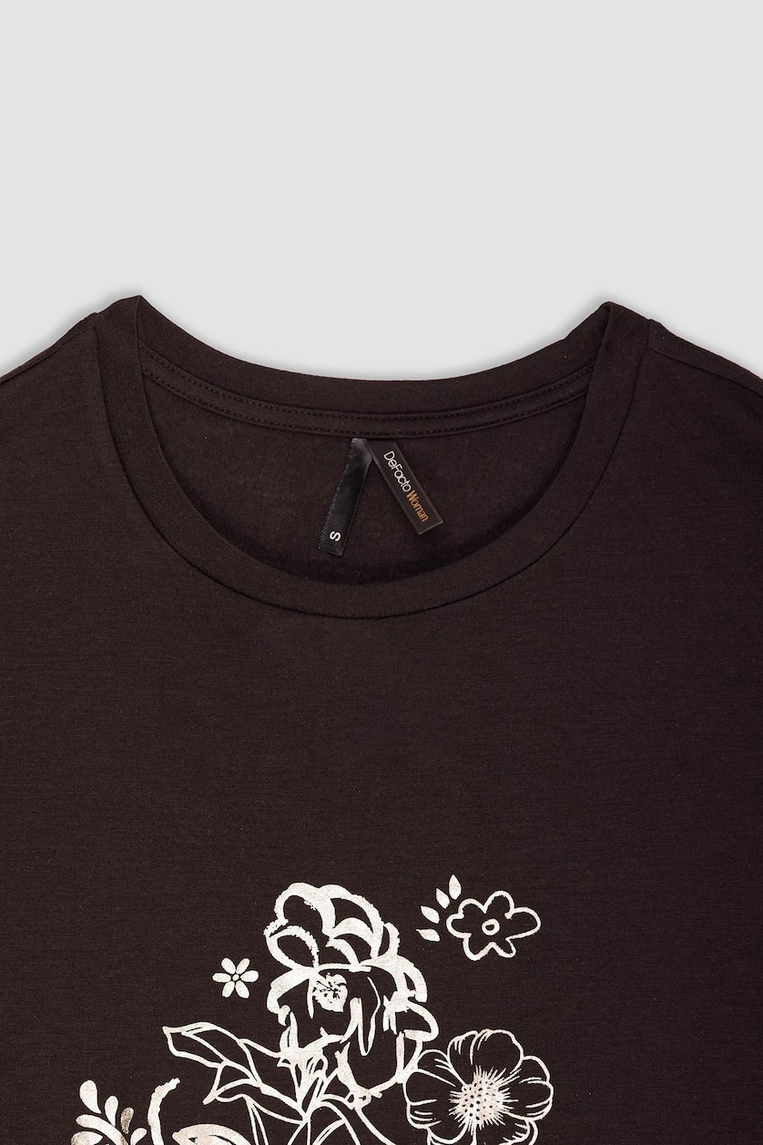 حريمي أسود Regular Fit Short Sleeve T-Shirt