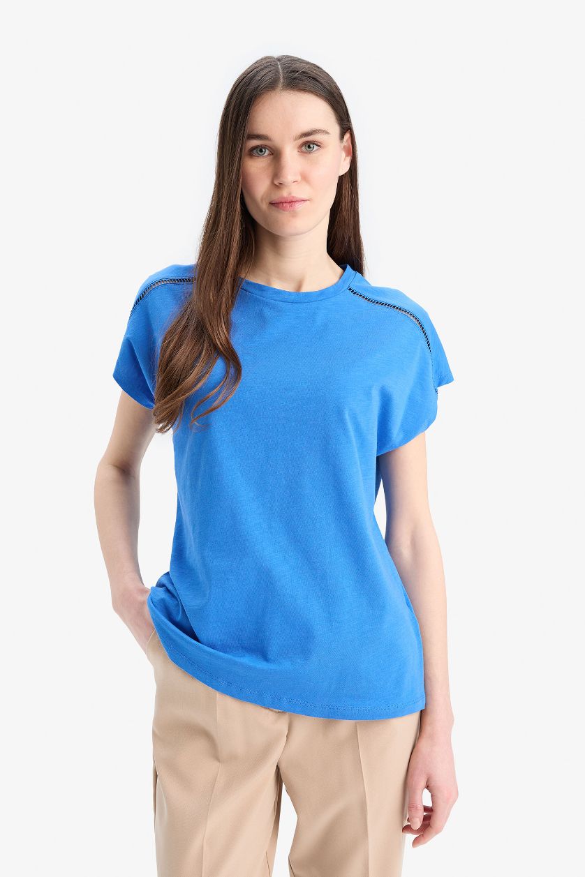 نساء اللون الملكي Traditional Crew Neck Flamy Cotton T-Shirt