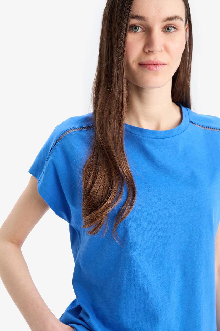 نساء اللون الملكي Traditional Crew Neck Flamy Cotton T-Shirt