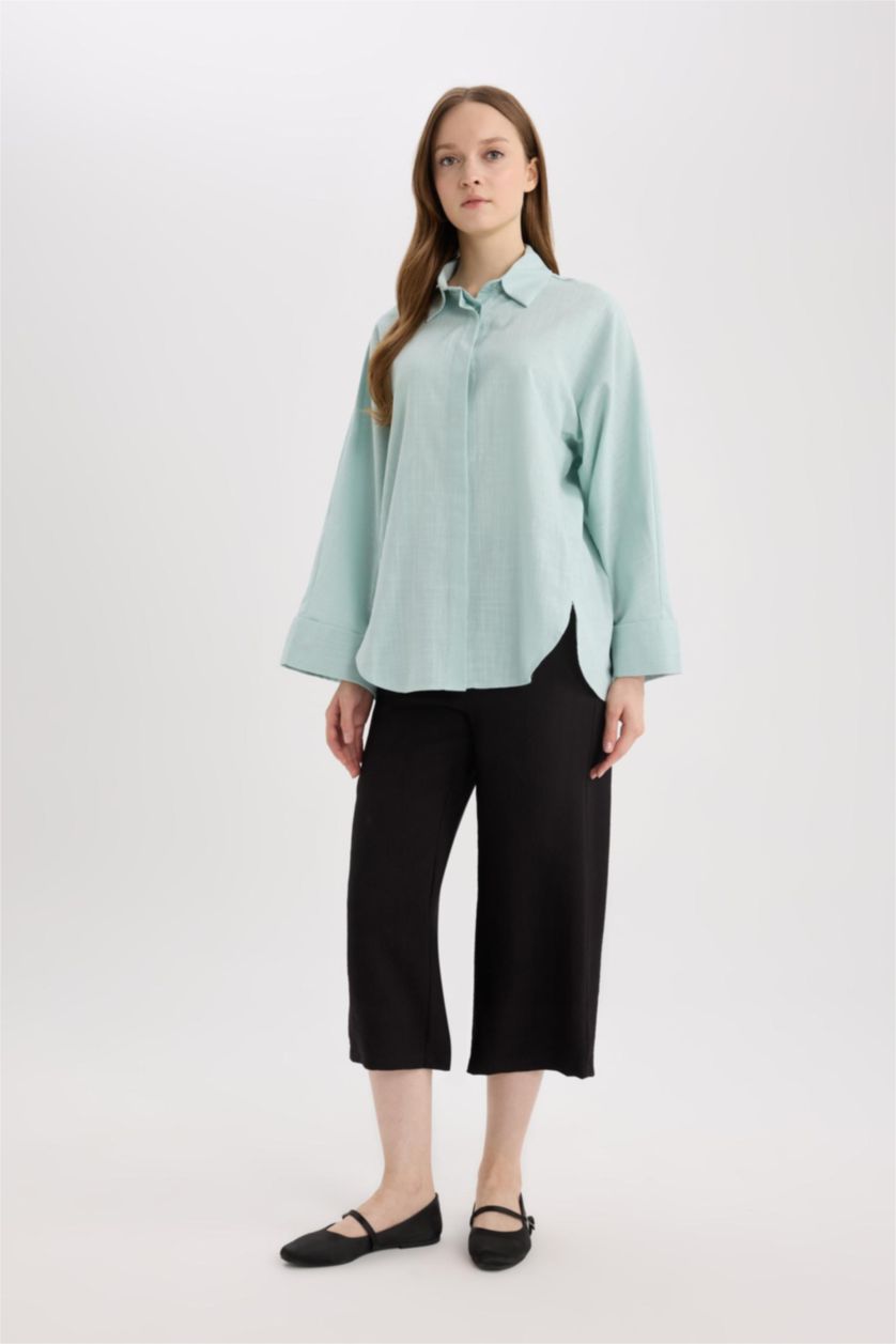 WOMAN Black Crop Fit Capri Pants