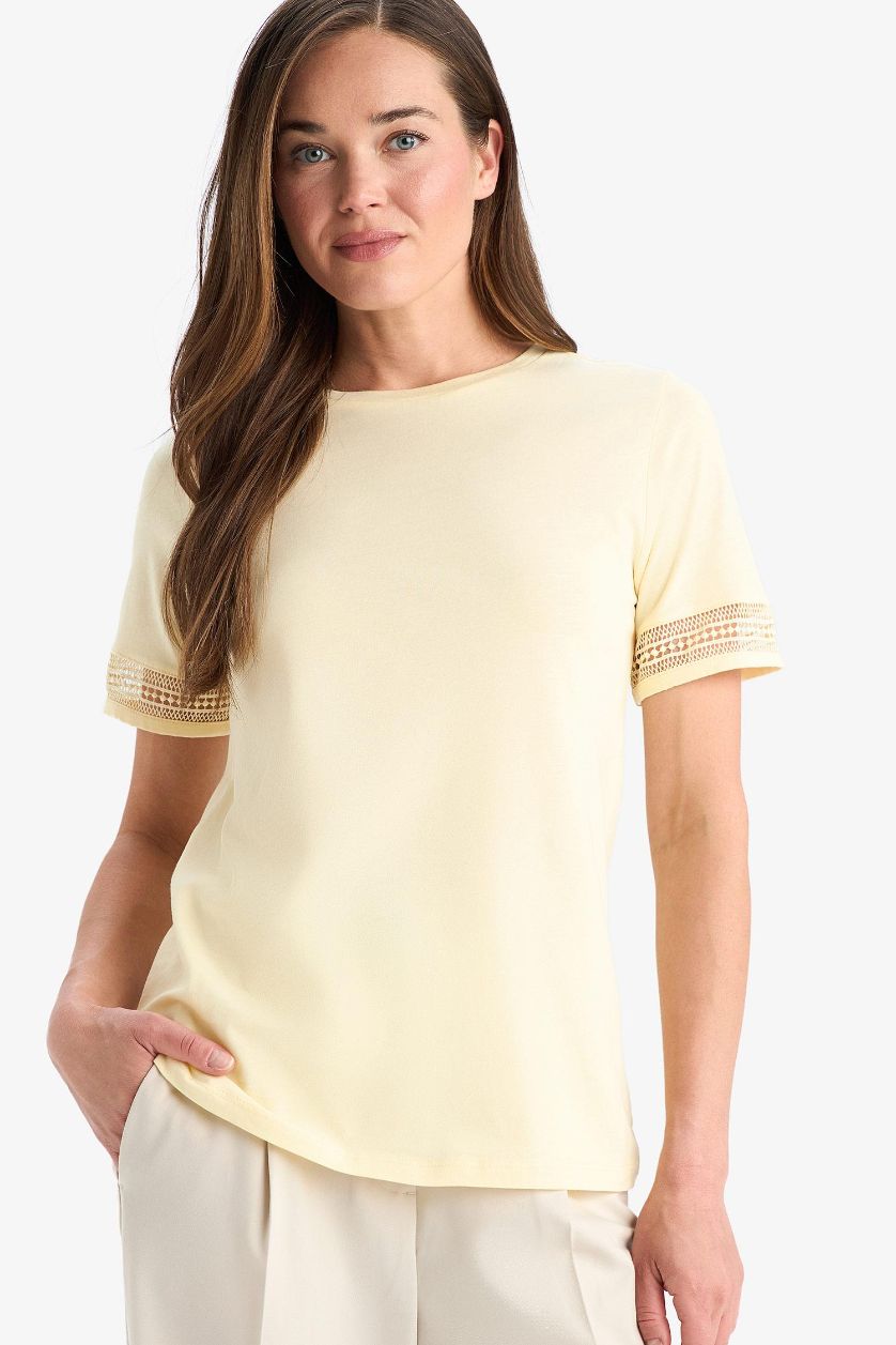 FEMME Jaune T-shirt col rond en jersey à manches courtes Coupe régulière