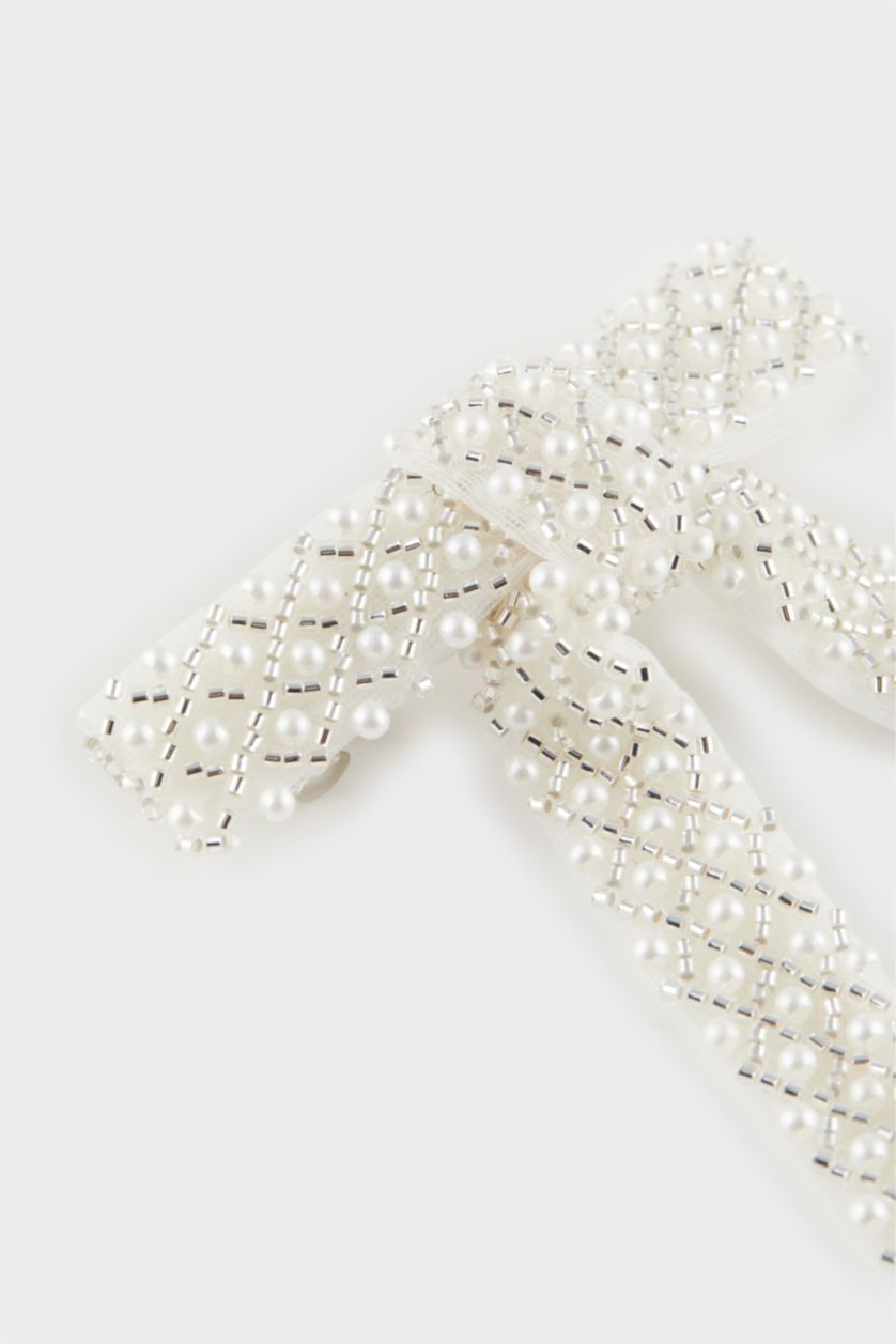 Kadın Beyaz Kadın İncili Fiyonk Çıtçıtlı Toka